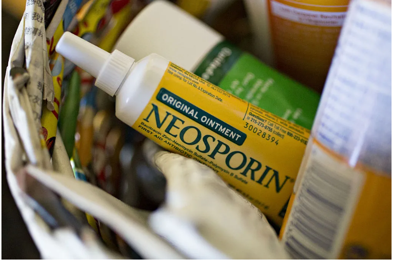 在鼻腔中涂抹孚諾軟膏（Neosporin）真的可以幫助預防病毒感染嗎？